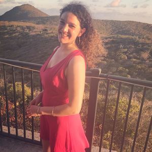 Meet your Posher, Elizabeth